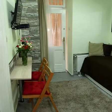 Appartement Citihost Karoly Koerut